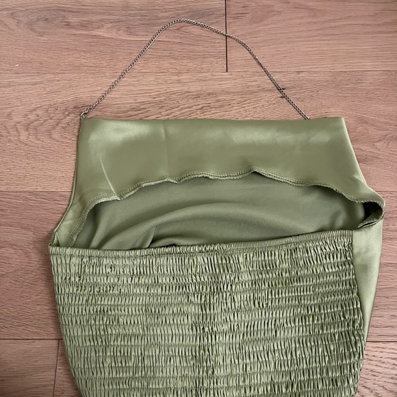 Green around neck too - Picture 3 of 3